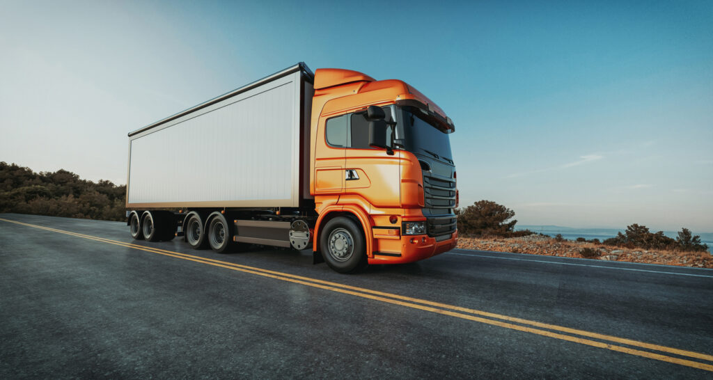 difference between semi-truck and truck