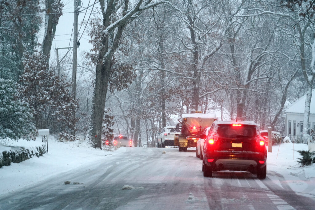 driving in snow vs driving in rain